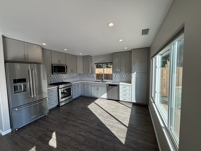 Photo - 851 N Vulcan Ave