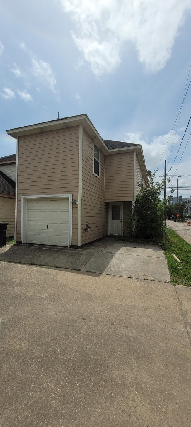 Photo - 1426 Ruthven St