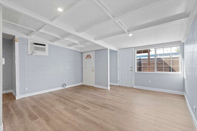 "Charming 1-Bedroom Retreat at 1516B McAllister Avenue, Sacramento – Cozy 760 sq ft with In Unit ...