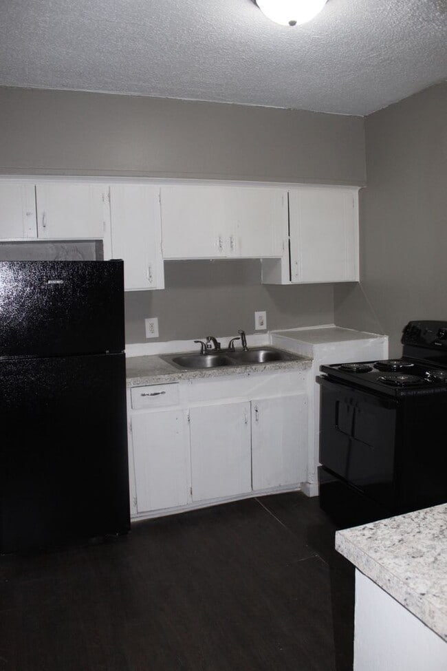 Photo - Iron Street Apartments