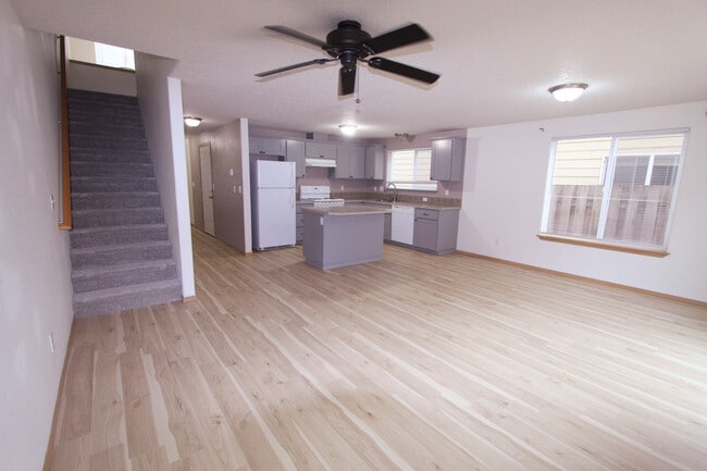 Photo - 455 Donna Dr