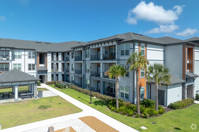 Building - Auburn Village