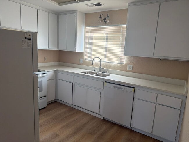 Photo - Vogt-1519 St. James