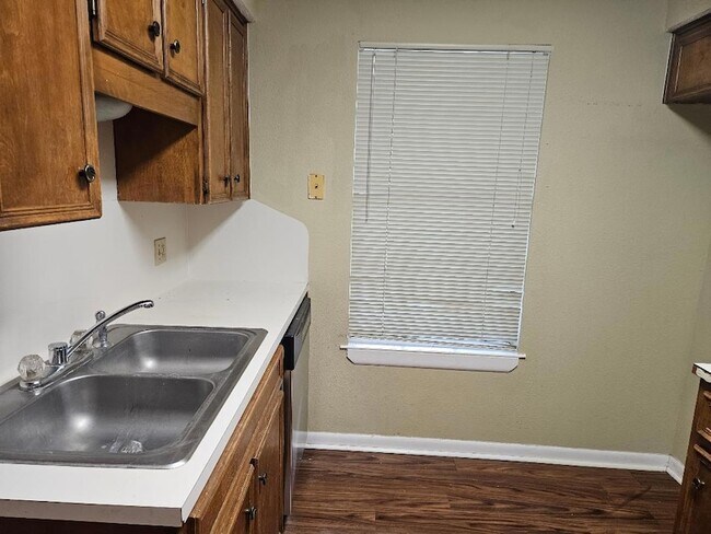 Photo - 16 N Ave B Unidad B