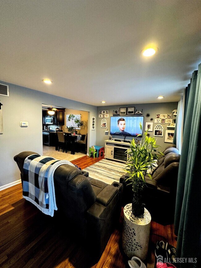 5 Nicholas Dr