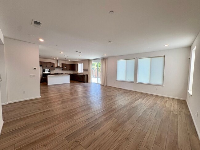Photo - 3 bedroom 2.5 Bath with Solar in Brentwood