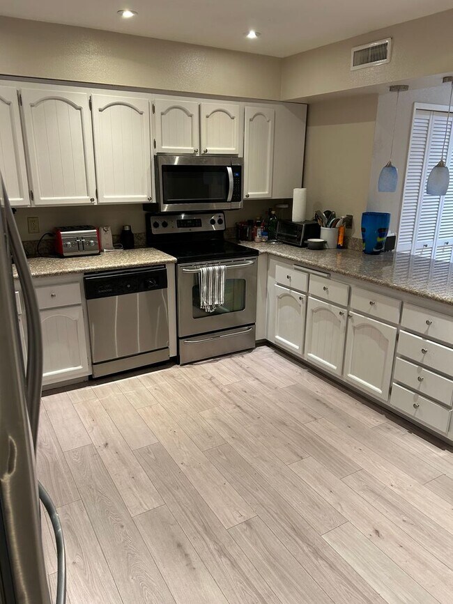 Photo - Gorgeous University Heights Rental
