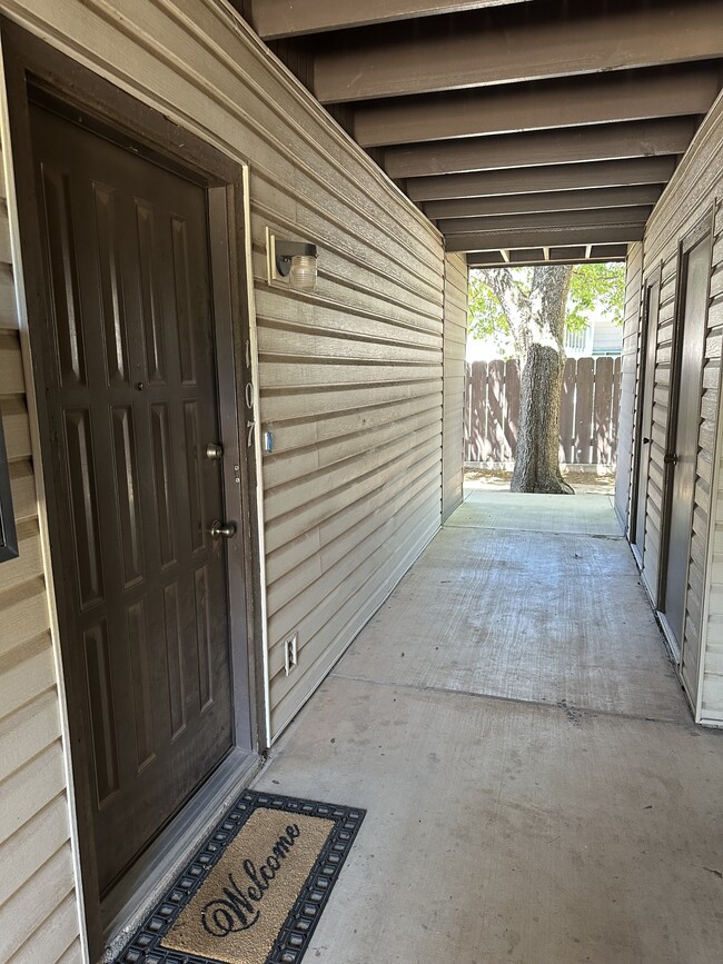 Photo - 412 N Oakwood Rd
