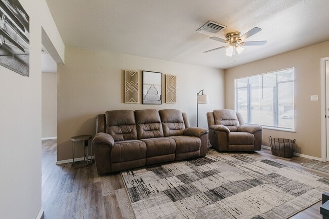 1304 Hendrix Ave