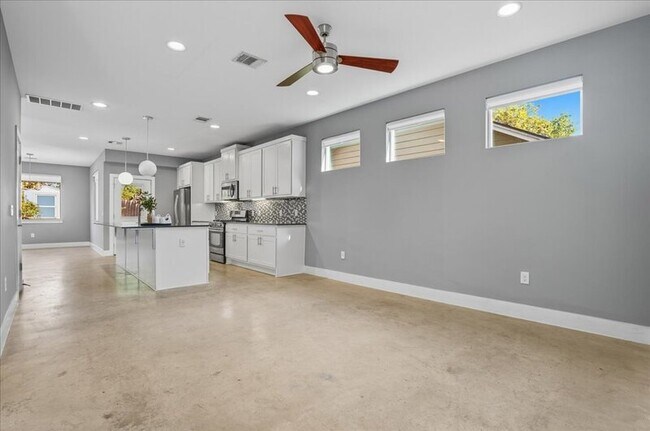 Photo - 6902 Bennett Ave