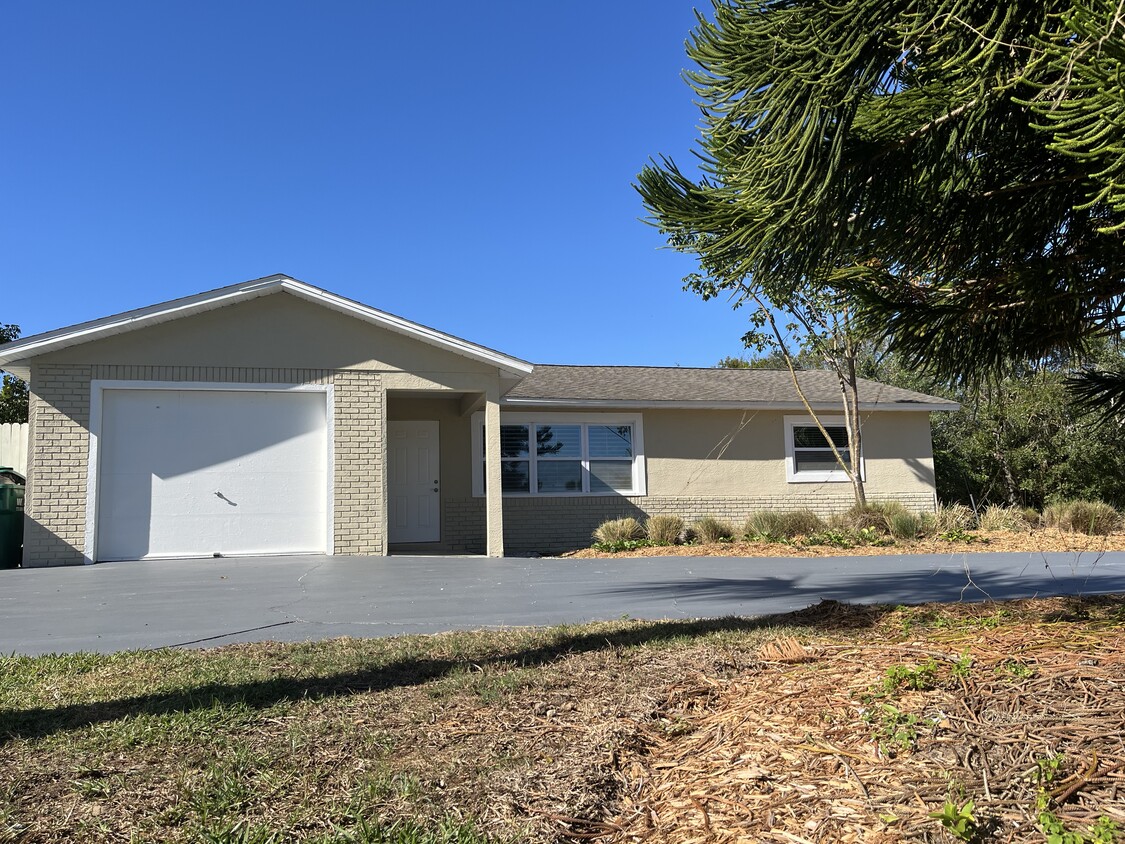 Photo - 681 Biscayne Ln (Sebastian, FL)