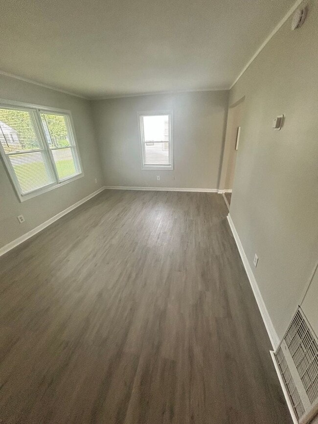 Photo - 2 Bedroom 1 Bath Just Renovated with New A...