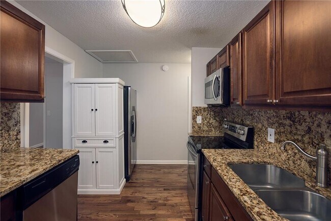 Photo - 1235 Beechview Dr SE