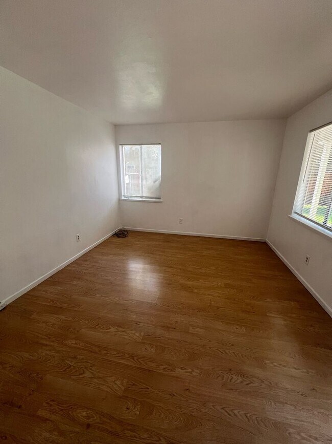 Photo - 309 27th St Unit B