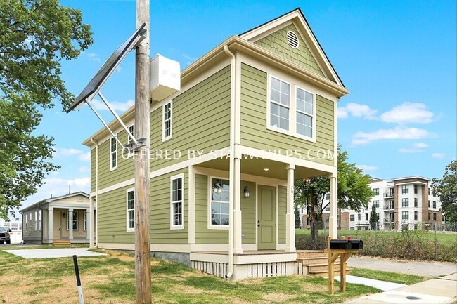 Photo - 701 N 3rd St House