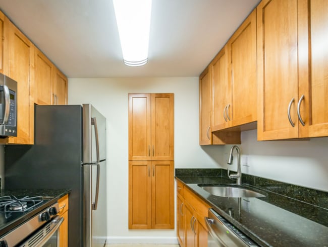 Building Photo - No Broker FEE!
