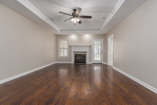 Photo - 102 Bordeaux Ln