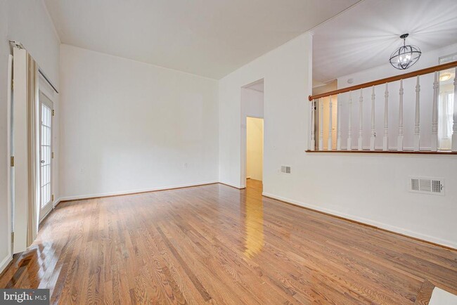 Photo - 27 Briarstone Ln