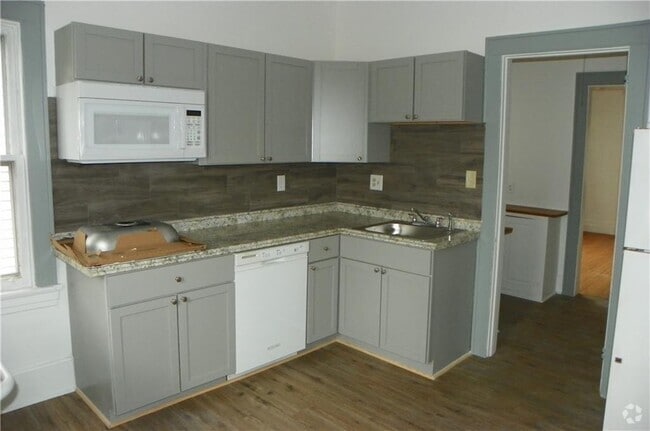 Building Photo - 126 Shepard St Rental
