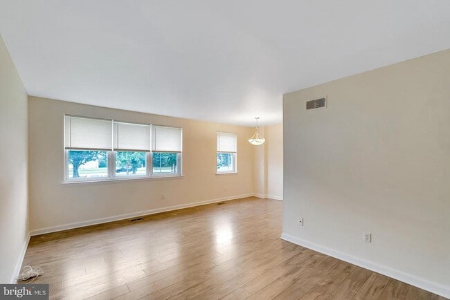 Photo - 9754 E Roosevelt Blvd