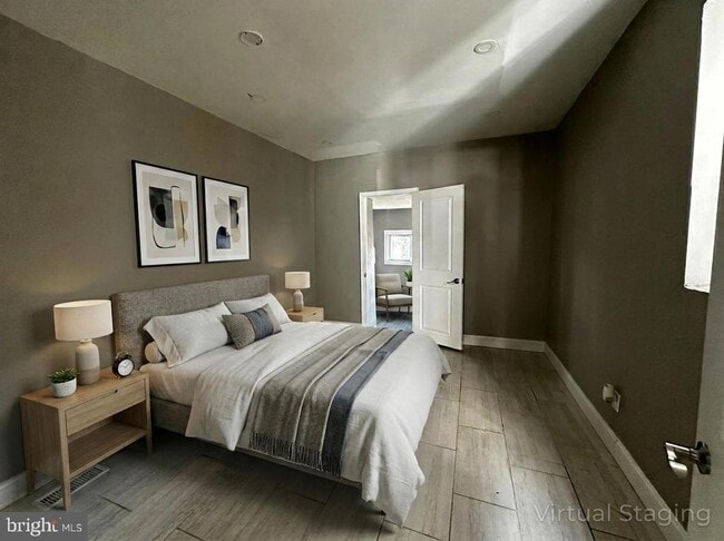 Photo - 6142 Larchwood Ave