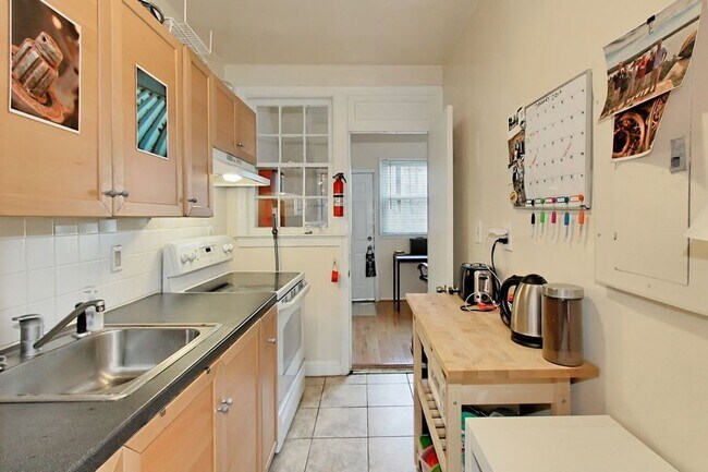 Photo - 1507 Isherwood St NE Unit 2