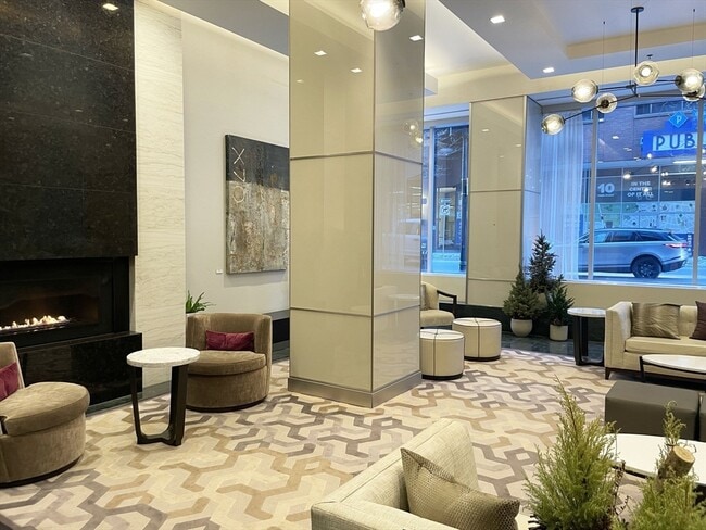 Photo - 1 Charles St S Unidad 214