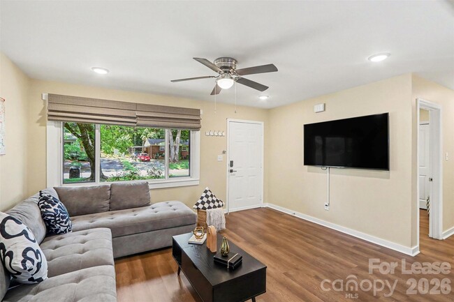 Photo - 2616 Springway Dr