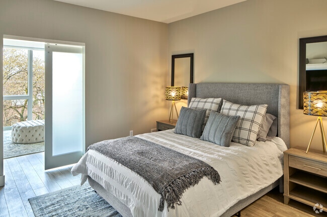 1BR, 1BA - 724SF