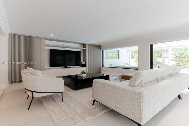 Photo - 7300 SW 77th Ave