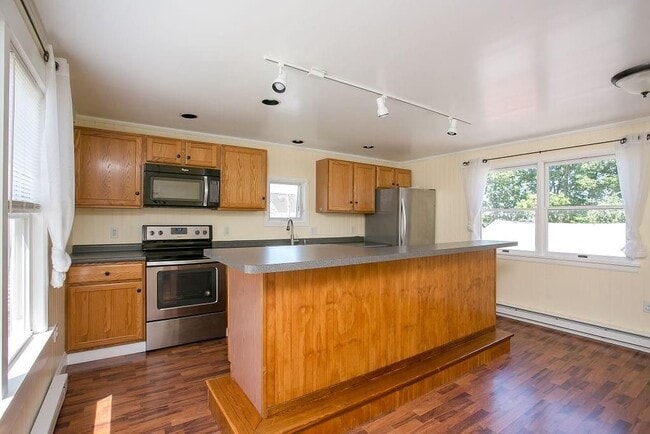 Photo - 132 Evarts St