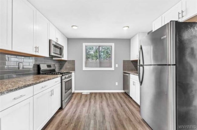 Kitchen - 269 Broezel Ave Unit Upper