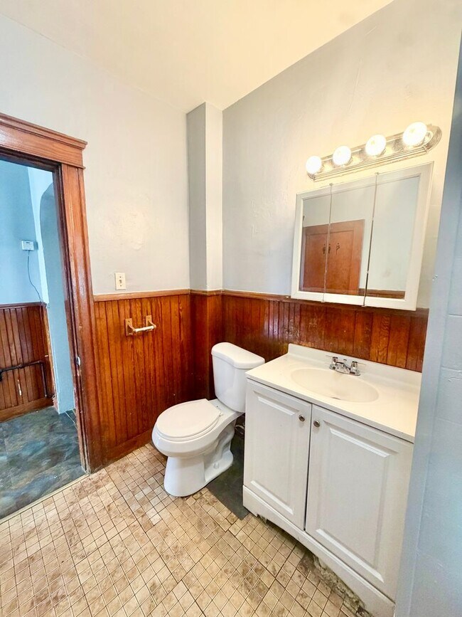 Photo - 212 Welles St Unit 3