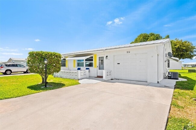 Building Photo - 910 SW 6th Ave Rental