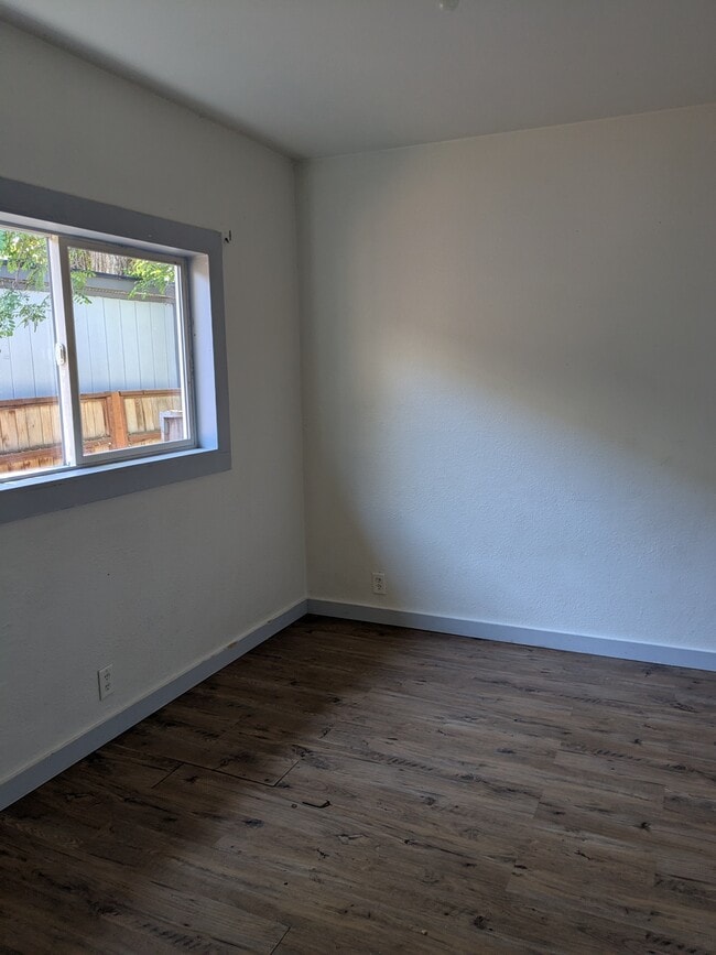 1005 Mitchell St