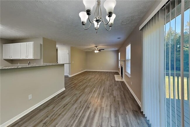 Photo - 120 Crestworth Pl