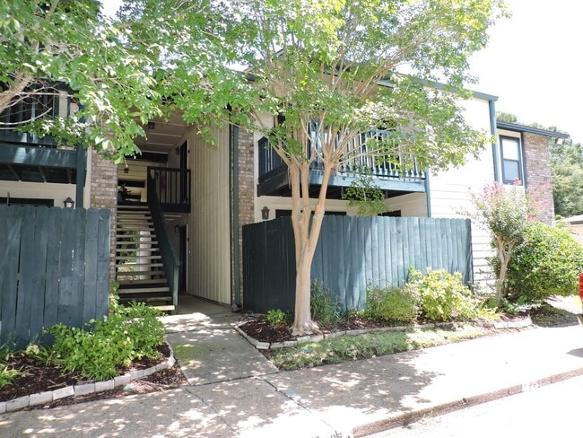 Photo - Convenient to schools, beaches, & shopping