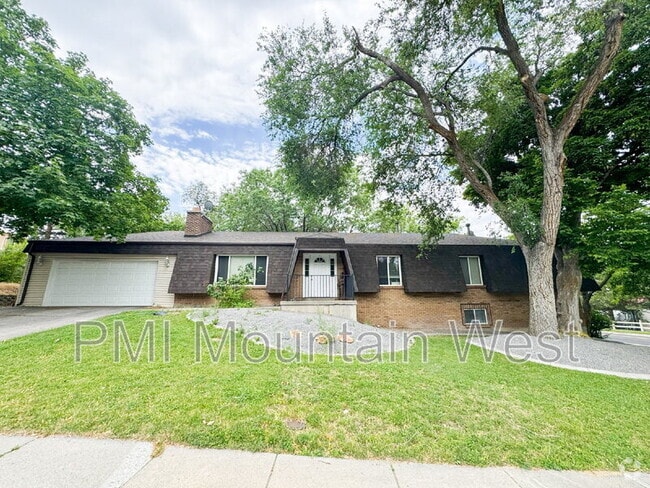 Building Photo - 2616 Towne Dr Rental