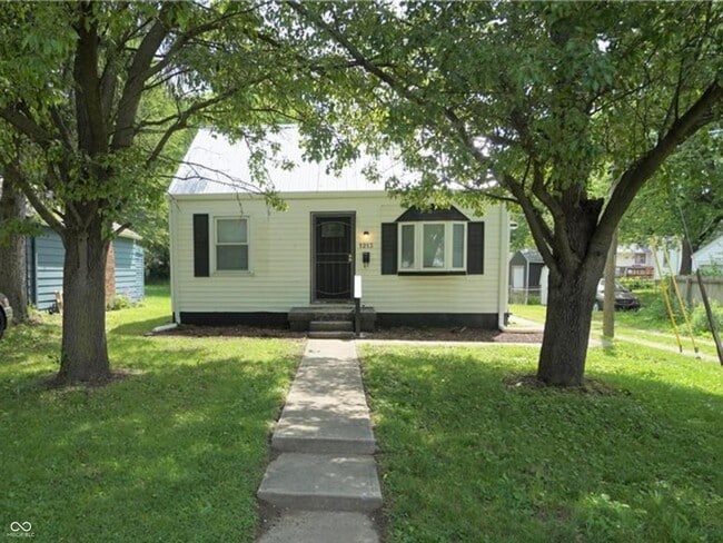 Building Photo - 1213 N Rochester Ave Rental