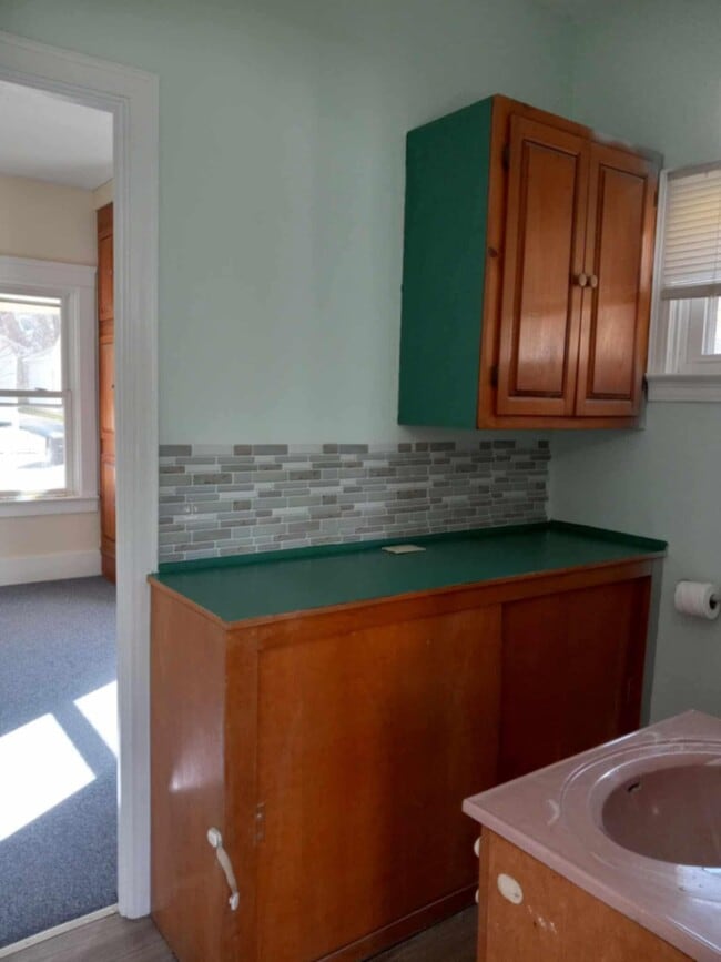 Photo - 1410 Meadowbrook Ave SE