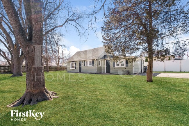 Building Photo - 530 Baldwin Ave