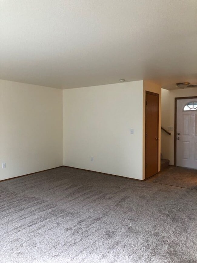 Photo - 15308-15310 Berry Valley Rd SE