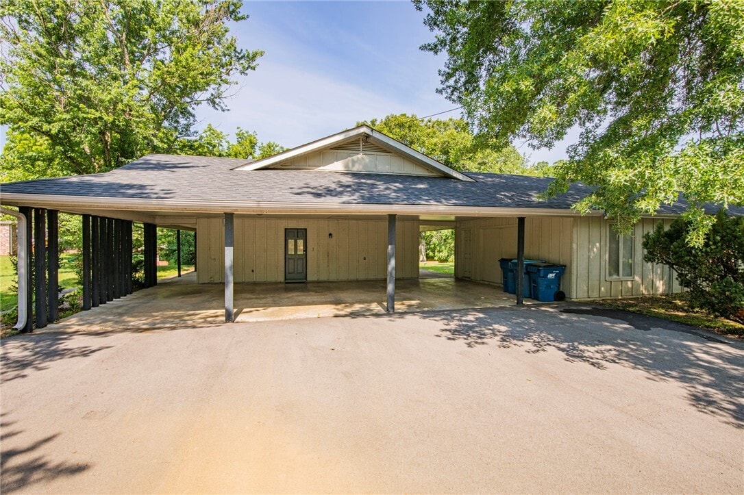 Photo - 107 NW Winfield Ln