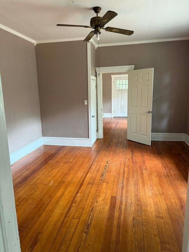 Photo - 409 Rutherford St