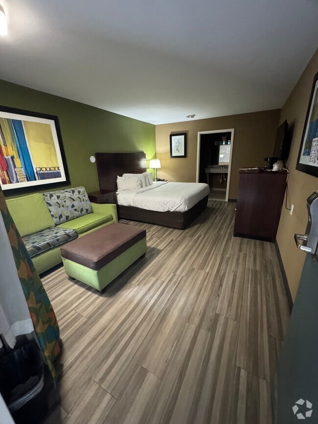 Building Photo - Premier Extended Stay Rental
