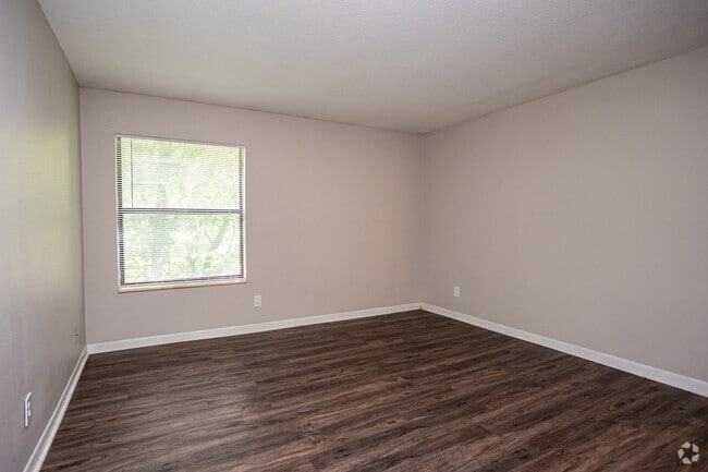 2BR, 2BA - 985SF - B1 - Primary Bedroom