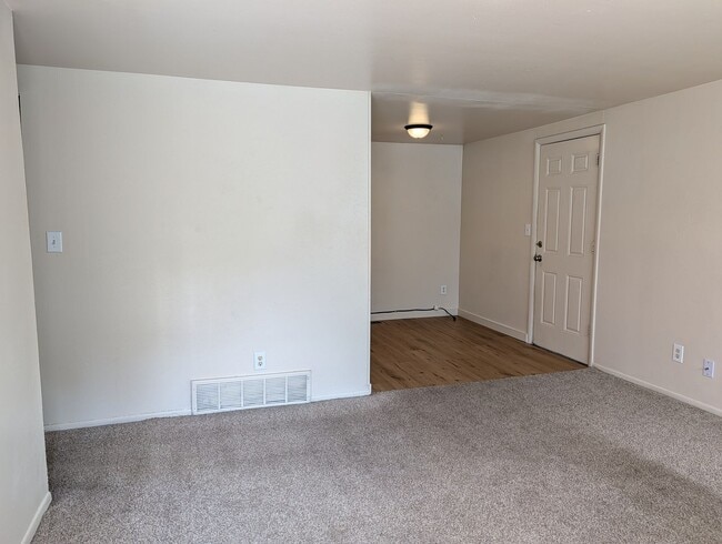 Photo - 1227 Maxwell St