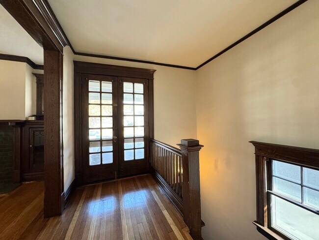 Photo - 811 E 39th St Unit 2