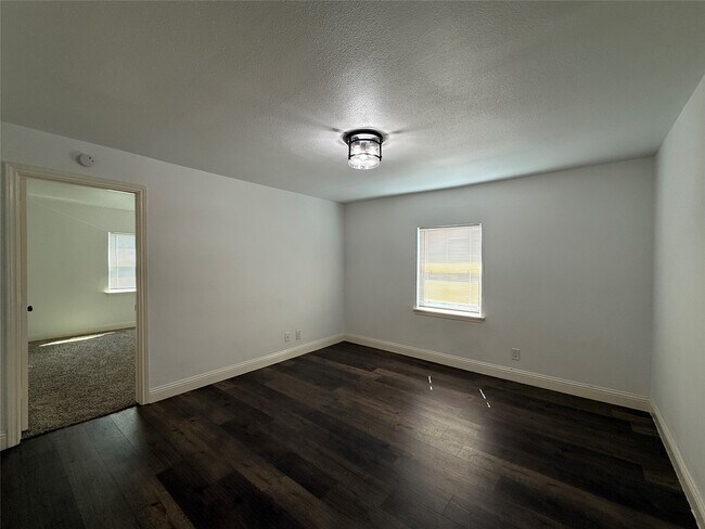 Photo - 306 Stiles St