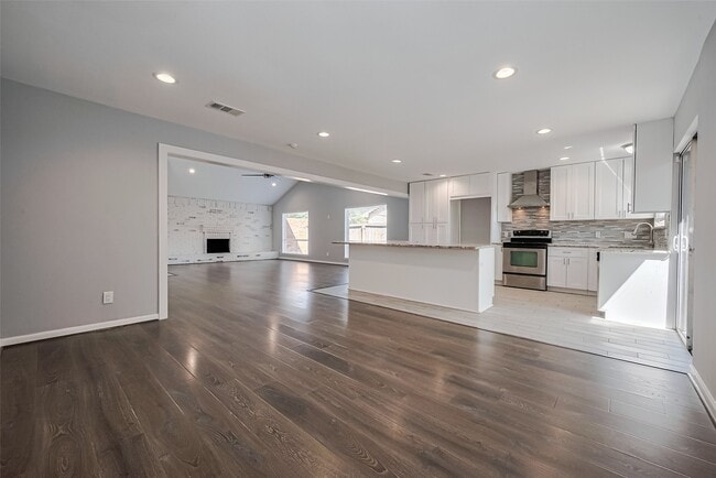 Photo - 319 Gentilly Dr